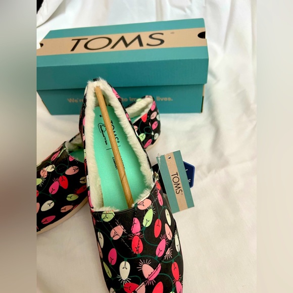 NWT TOMS LIMITED EDITION Christmas Tree Lights Alpargata - Picture 3 of 6